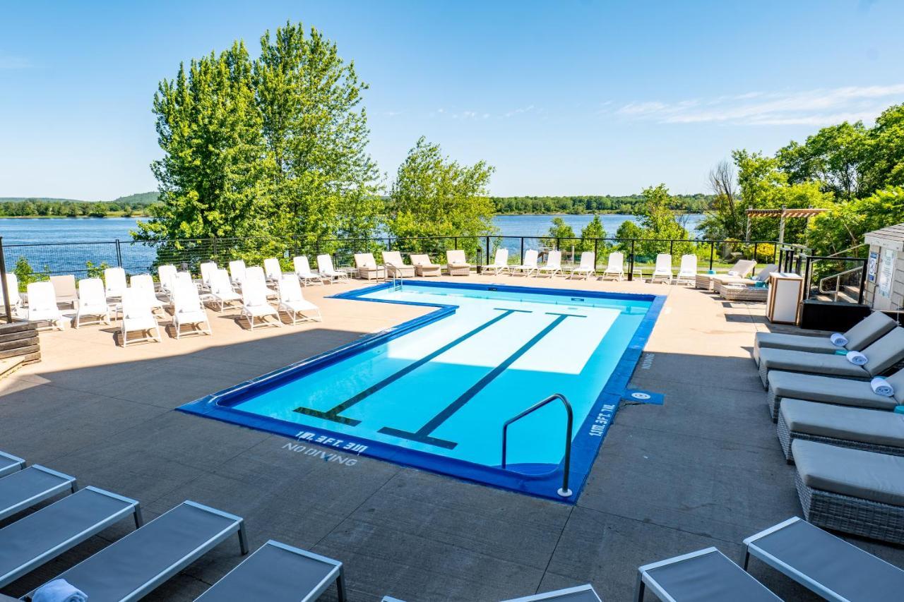 Delta Hotels by Marriott Fredericton Exteriör bild