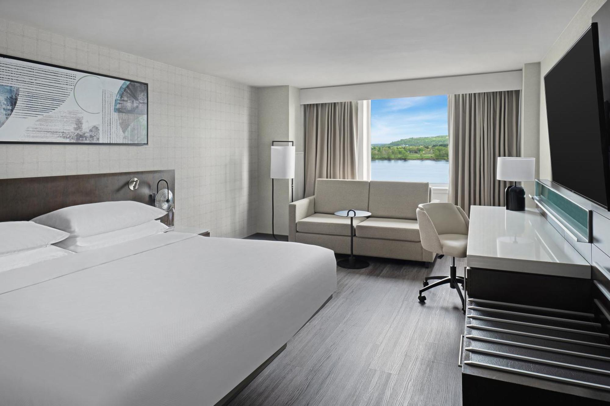 Delta Hotels by Marriott Fredericton Exteriör bild