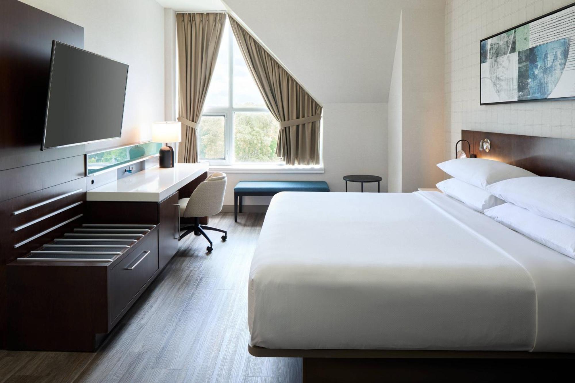 Delta Hotels by Marriott Fredericton Exteriör bild