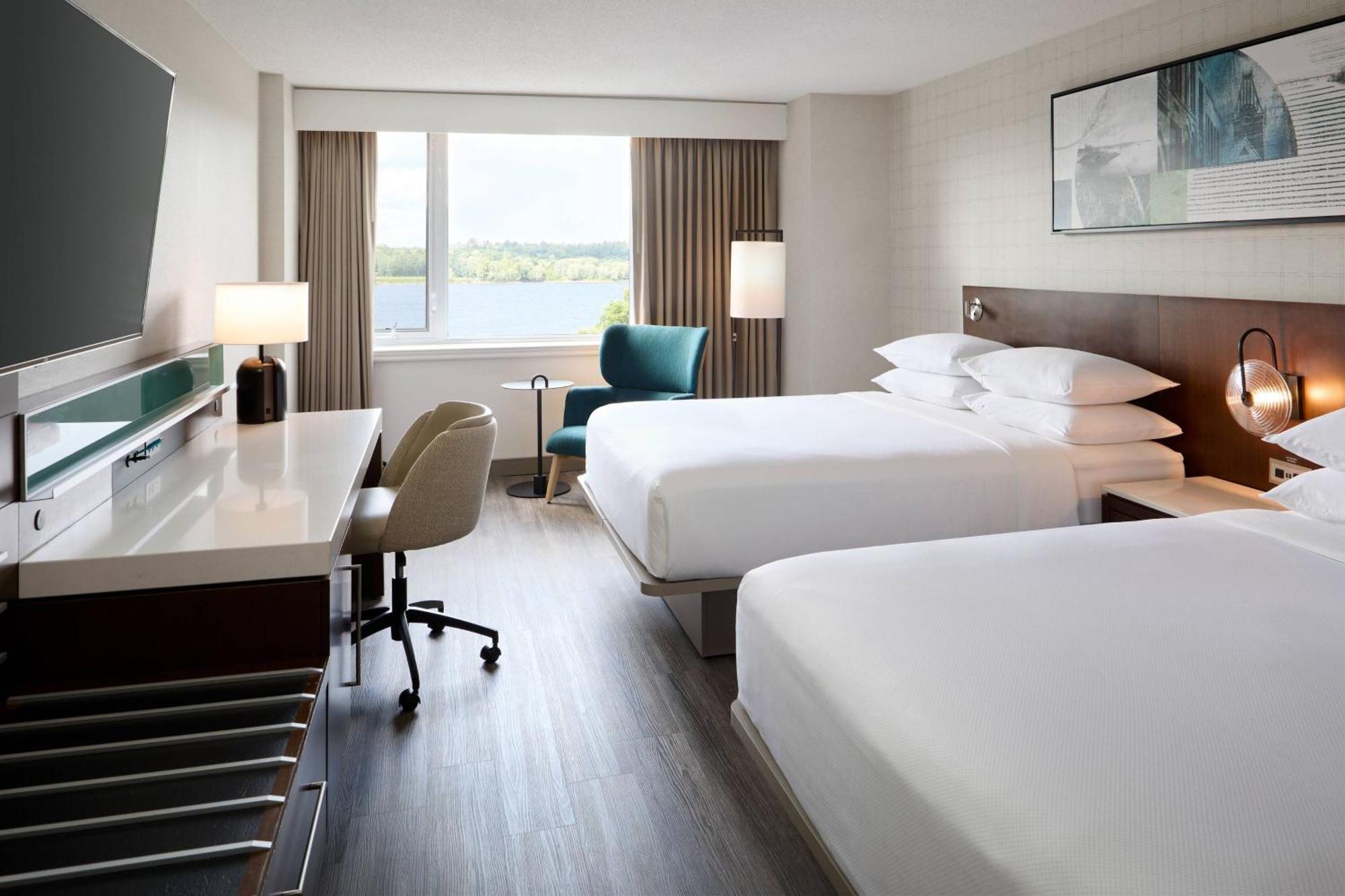 Delta Hotels by Marriott Fredericton Exteriör bild