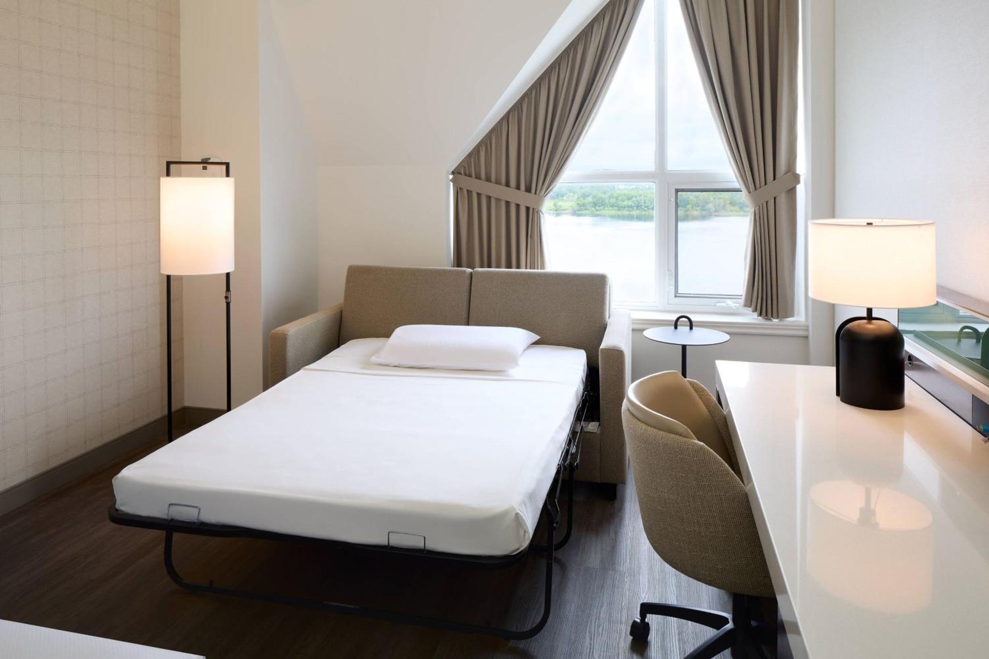 Delta Hotels by Marriott Fredericton Exteriör bild